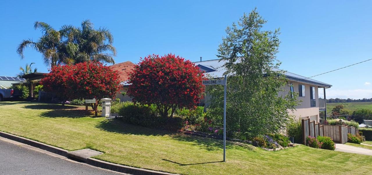 Abalone Guest Accommodation Lakes Entrance Exterior photo